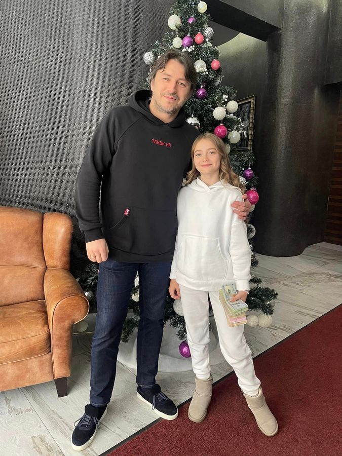 70 тис грн для ЗСУ завдяки танцям: 11-річна франківка передала гроші у фонд Притули 1