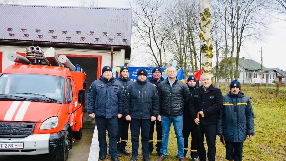 На Надвірнянщині відкрили підрозділ добровільної пожежної команди 3