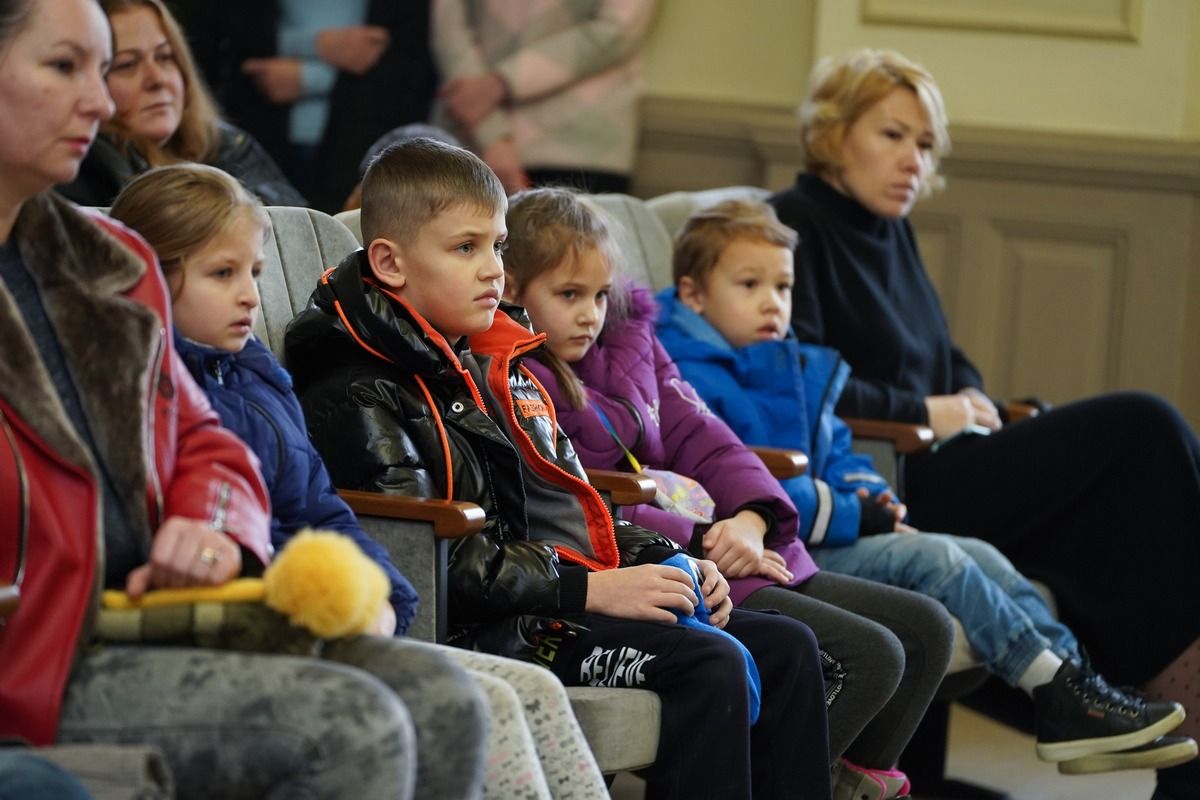 Діти загиблих захисників Коломийської громади отримали різдвяні подарунки 7