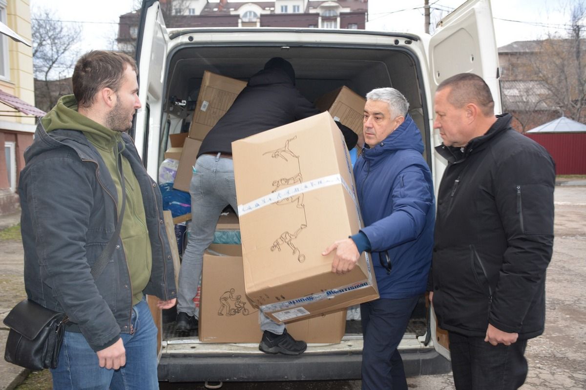 Надвірна отримала потужну допомогу: генератори, ковдри, павербанки 2