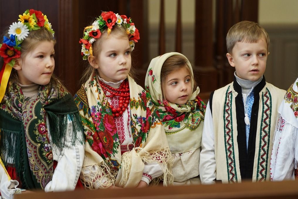 Мер міста подарував пневматичну рушницю ліцеїстам та вручив призи 3