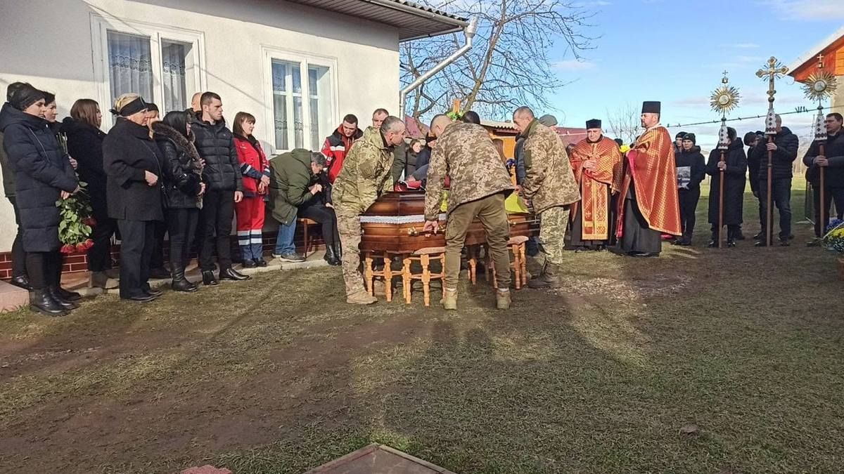 На Косівщині зустріли загиблого Ігоря Остроушка 7