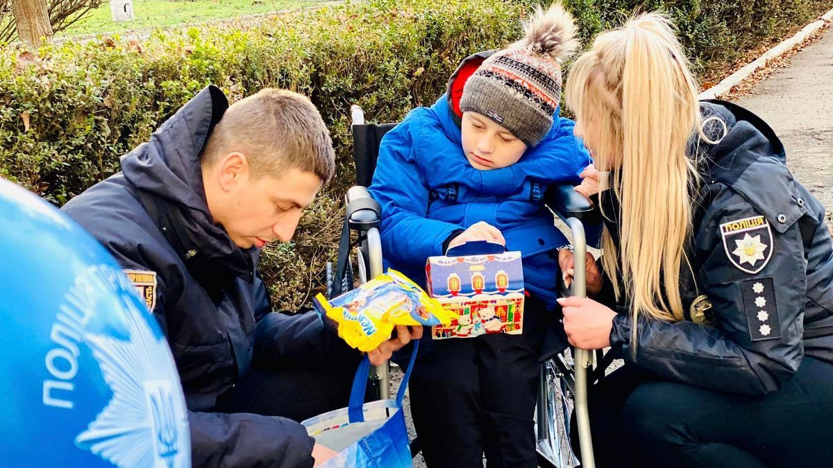 Прикарпатські поліцейські здійснили мрію хлопчика з обмеженими можливостями 4