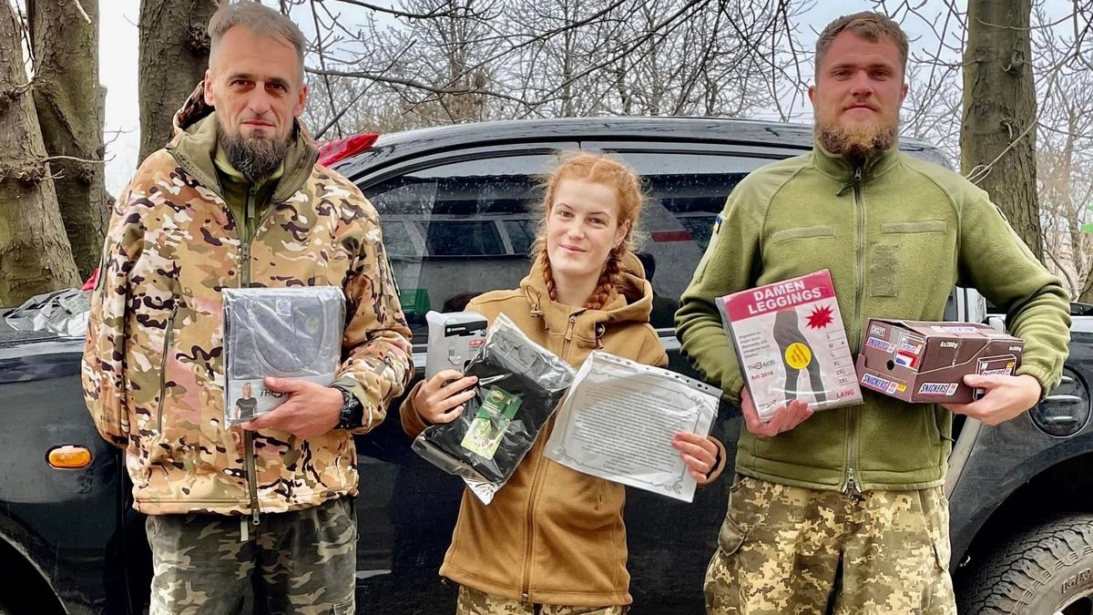 Для захисниць з Верховинщини започаткували проєкт "Посилка з рідного дому"