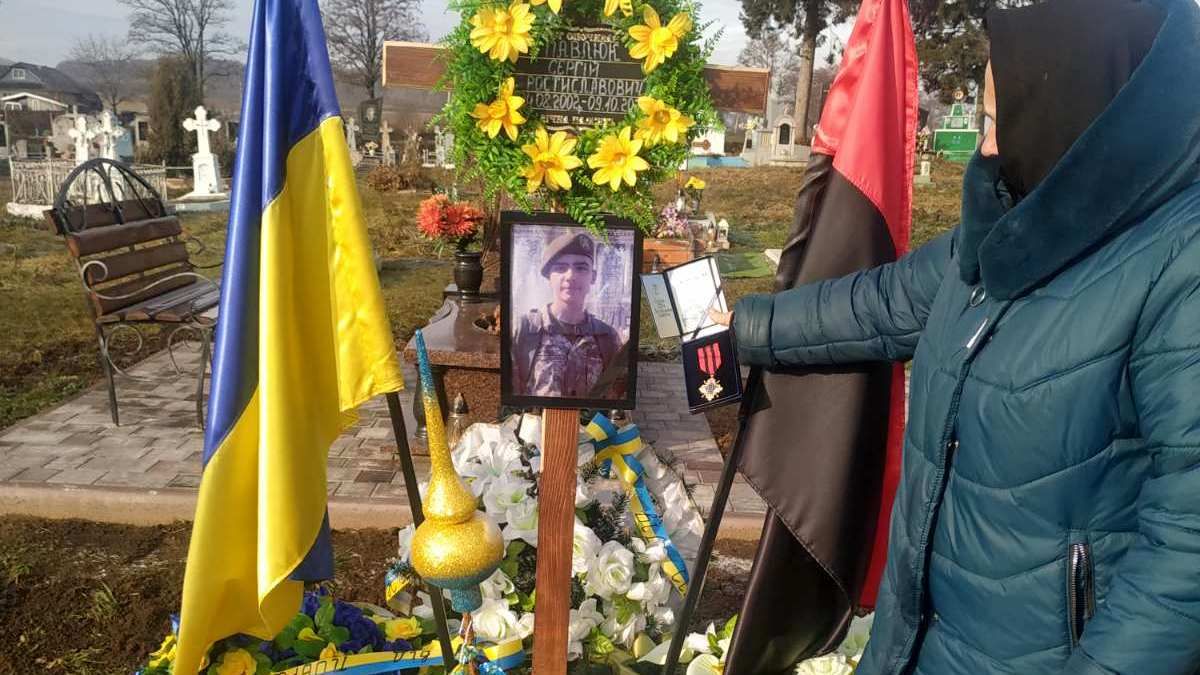 Захисника з Коломийщини Сергія Павлюка нагородили знаком "Золотий хрест" посмертно