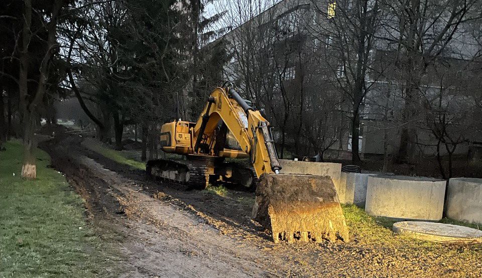 Коли зможуть усунути проблему з каналізаційною трубою на вул. Богуна