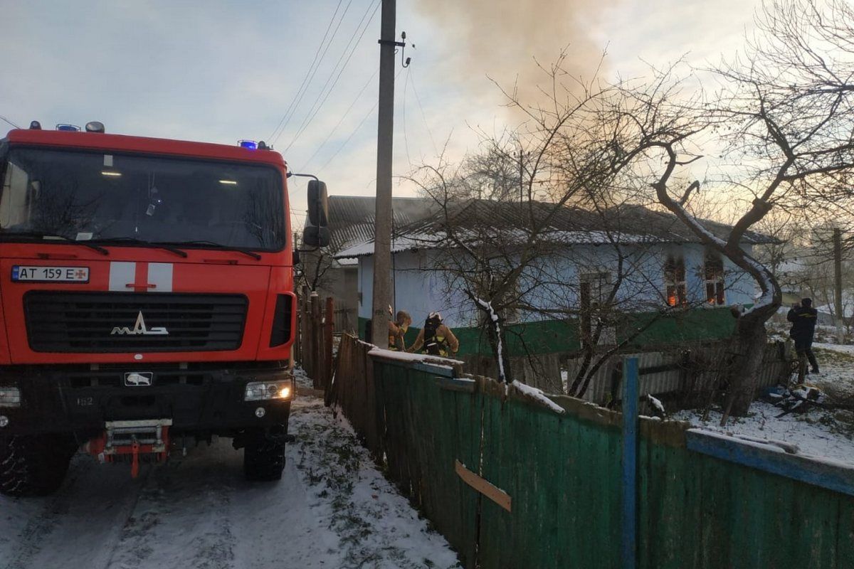 Два житлові будинки загорілись на Городенківщині 2