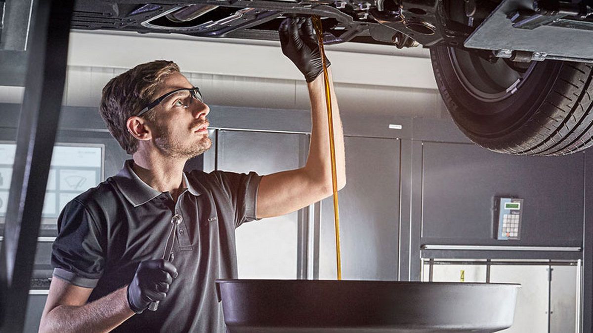 Щоб двигун співав: як правильно підібрати моторні мастила