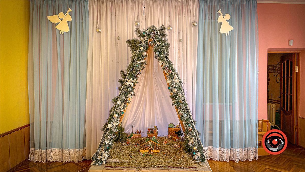 У дитячому садочку Коломиї замість ялинки вирішили встановити вертеп 2