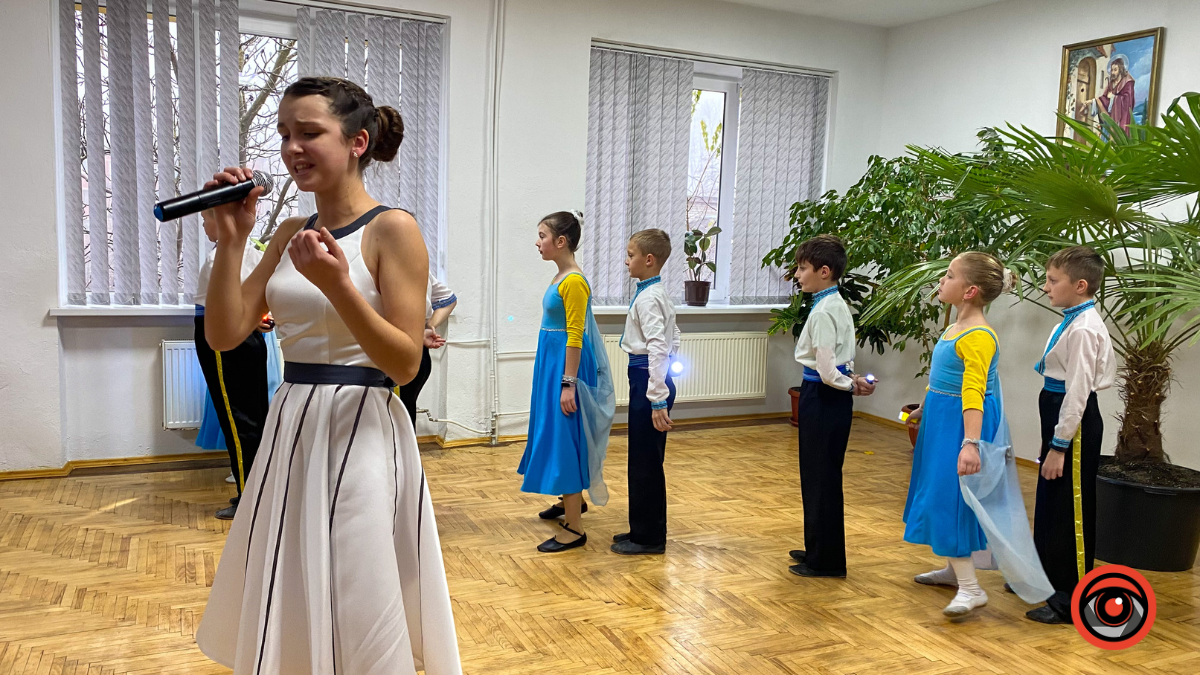 У день ЗСУ у Коломиї діти подарували концерти військовим 4