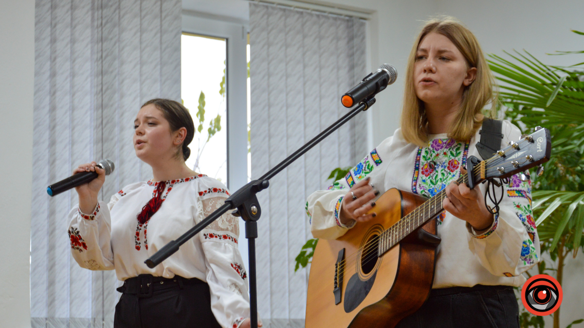 У день ЗСУ у Коломиї діти подарували концерти військовим 6