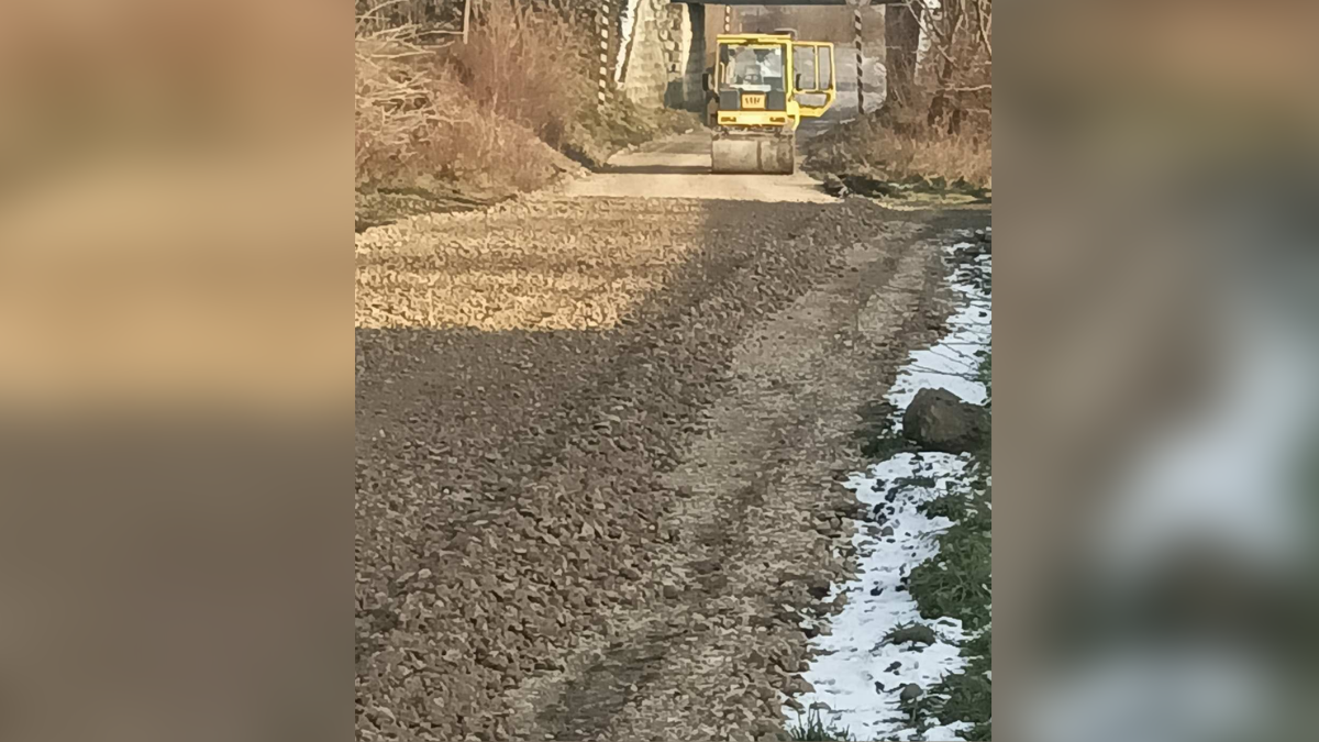 На Городенківщині ремонтують автомобільну дорогу 2