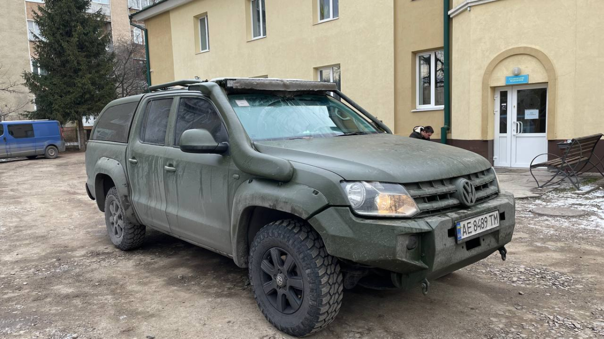 Євген Кошовий подарував автомобіль Коломийській теробороні