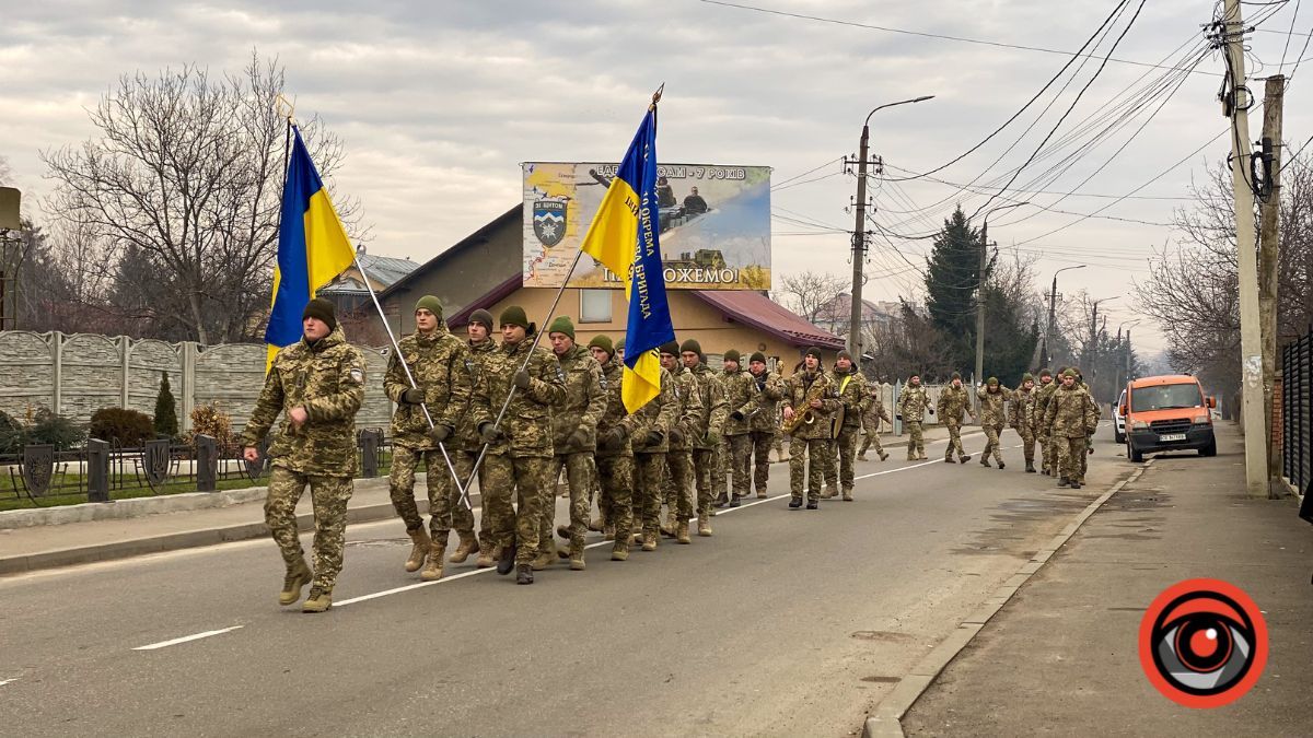 Коломия попрощалася з героєм Павлом Ігнатюком 1