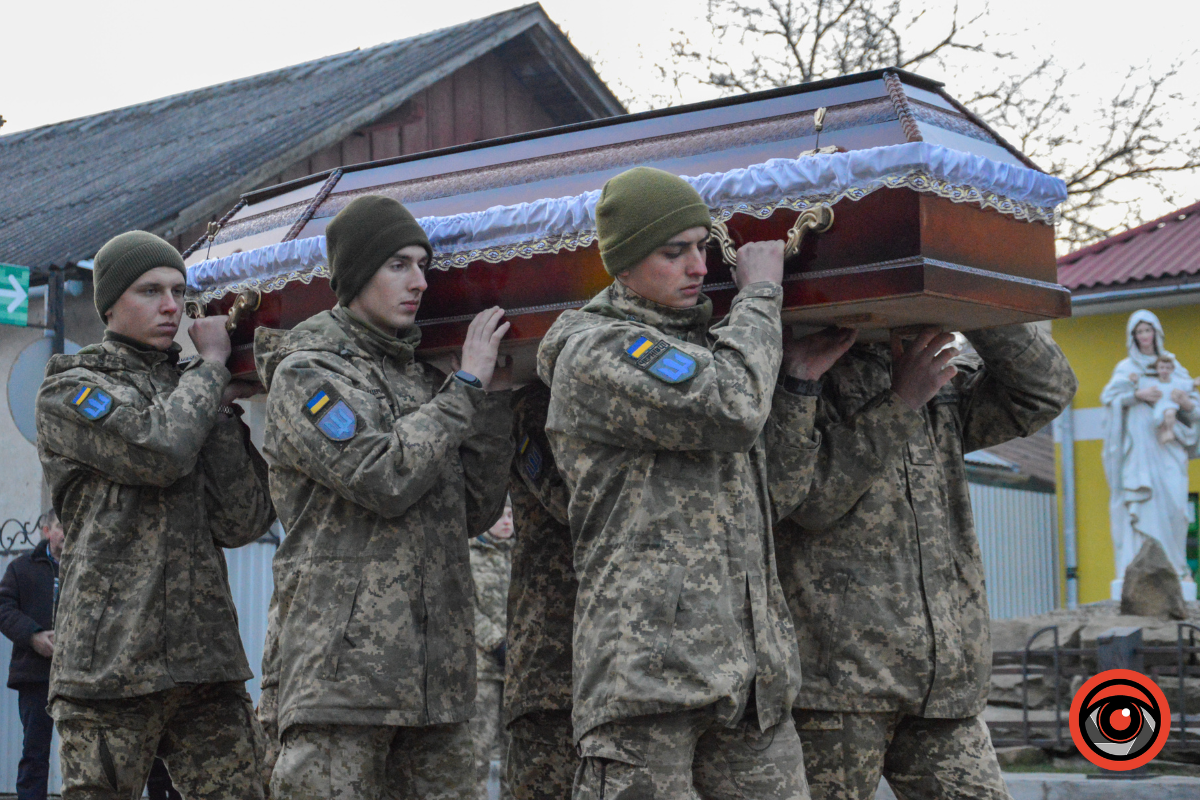 Коломия попрощалася з загиблим Героєм Володимиром Лободюком 5