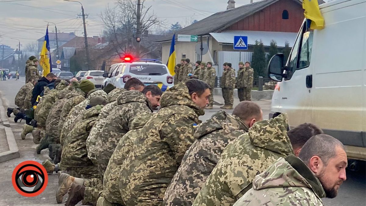 Коломия попрощалася з героєм Павлом Ігнатюком 4