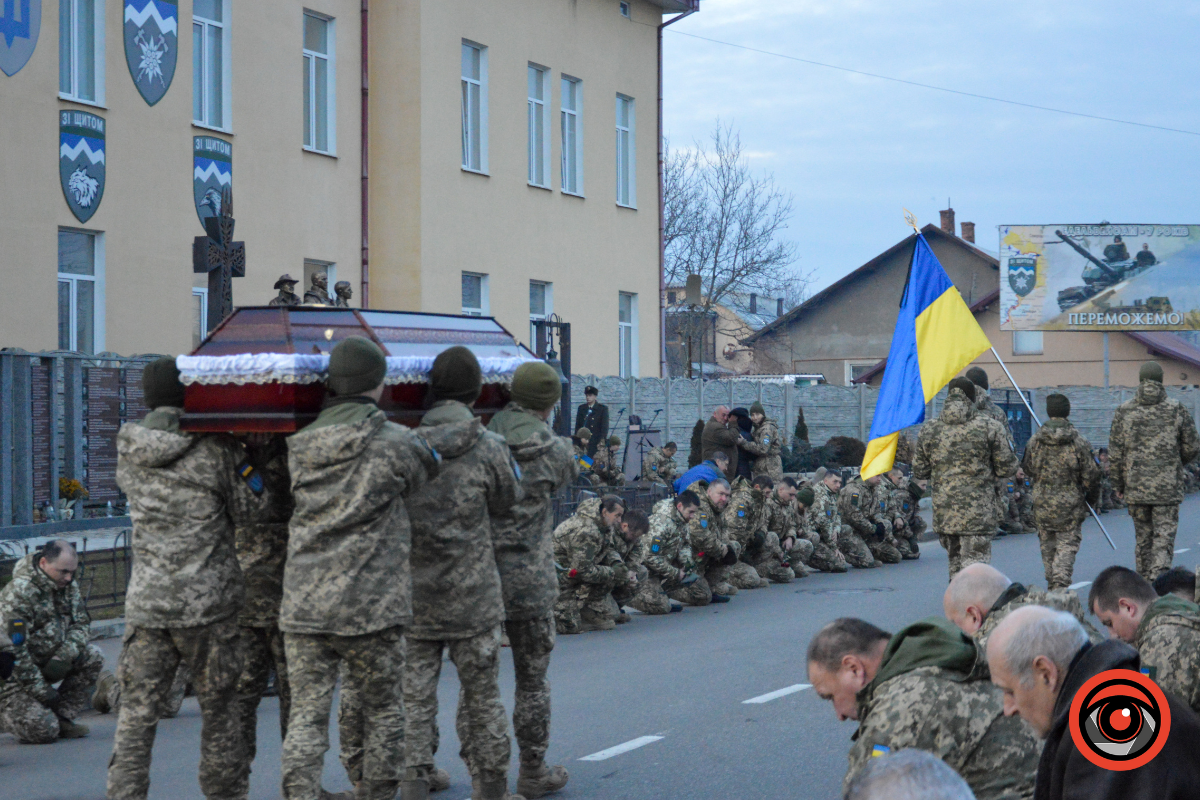 Коломия попрощалася з загиблим Героєм Володимиром Лободюком 8