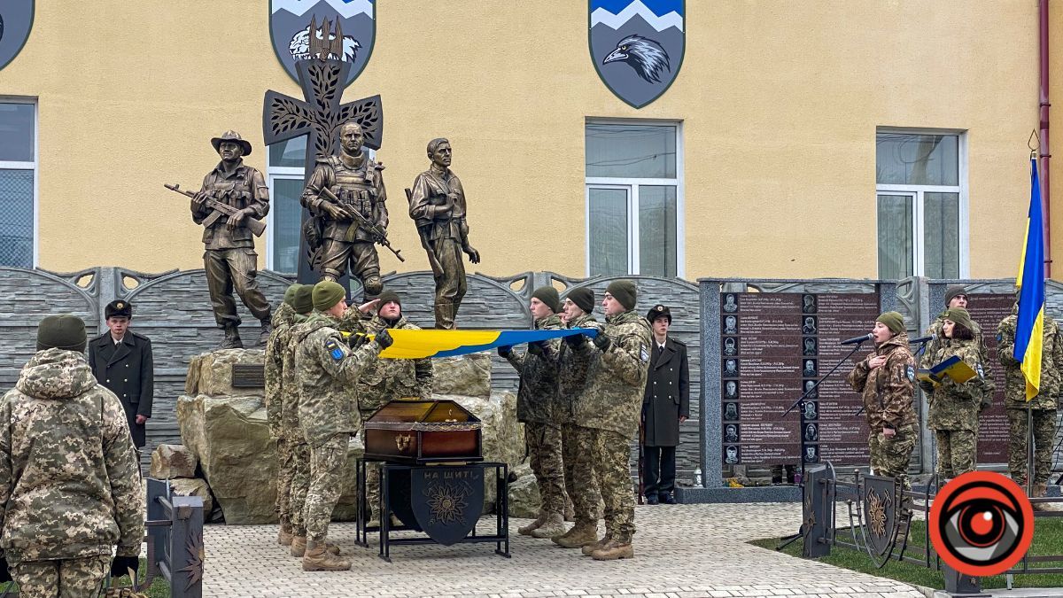 Коломия попрощалася з героєм Павлом Ігнатюком 8