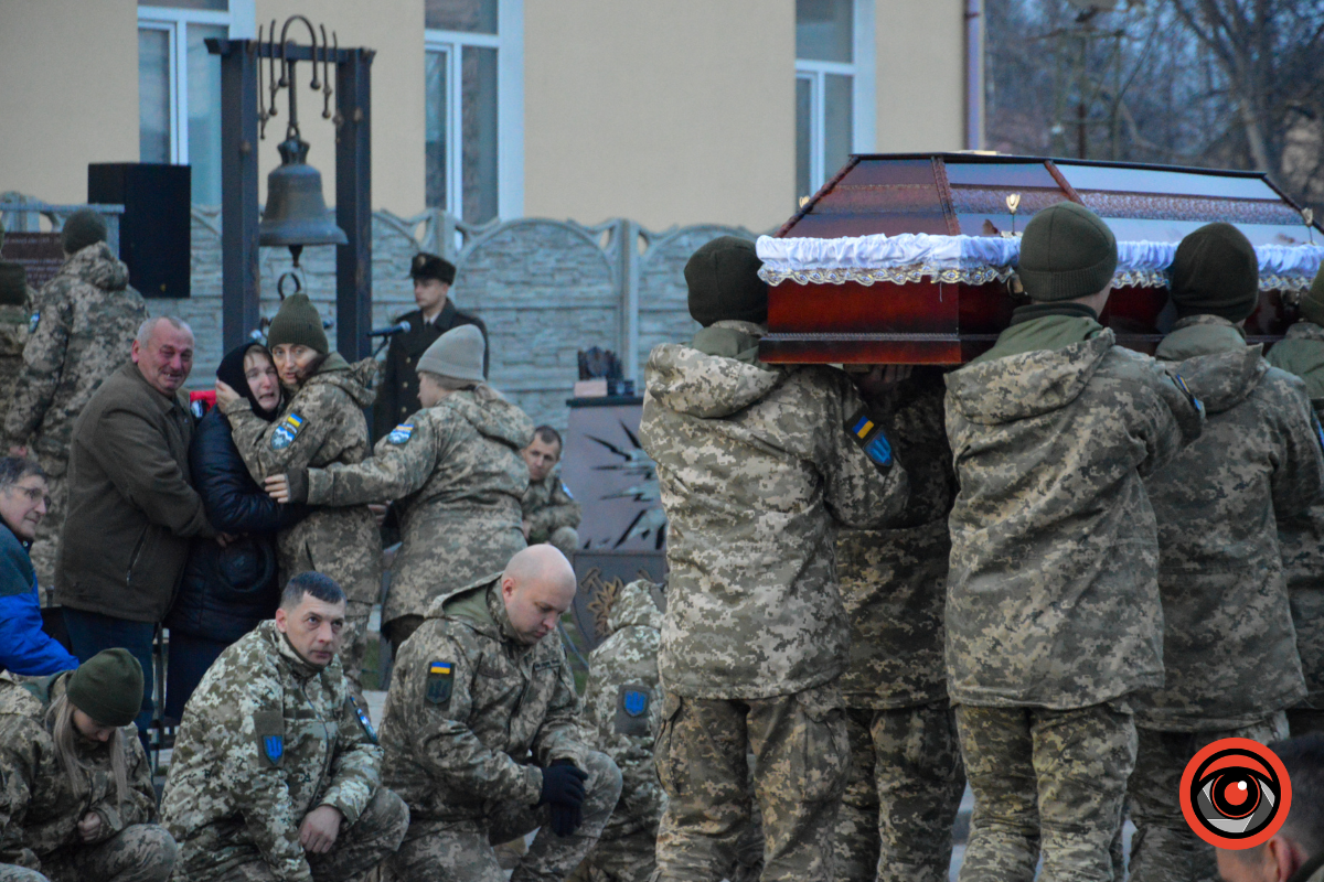 Коломия попрощалася з загиблим Героєм Володимиром Лободюком 12