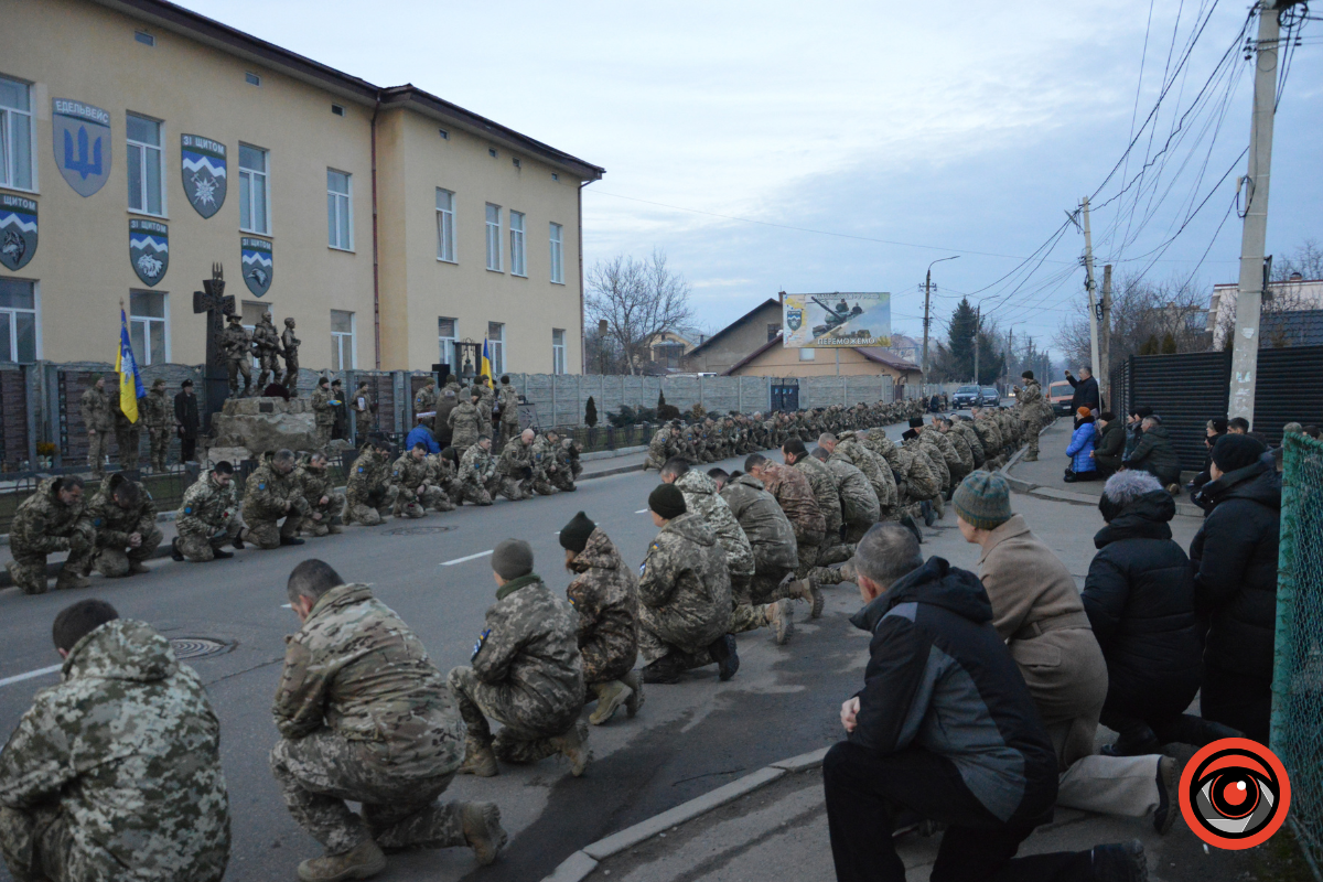 Коломия попрощалася з загиблим Героєм Володимиром Лободюком 13
