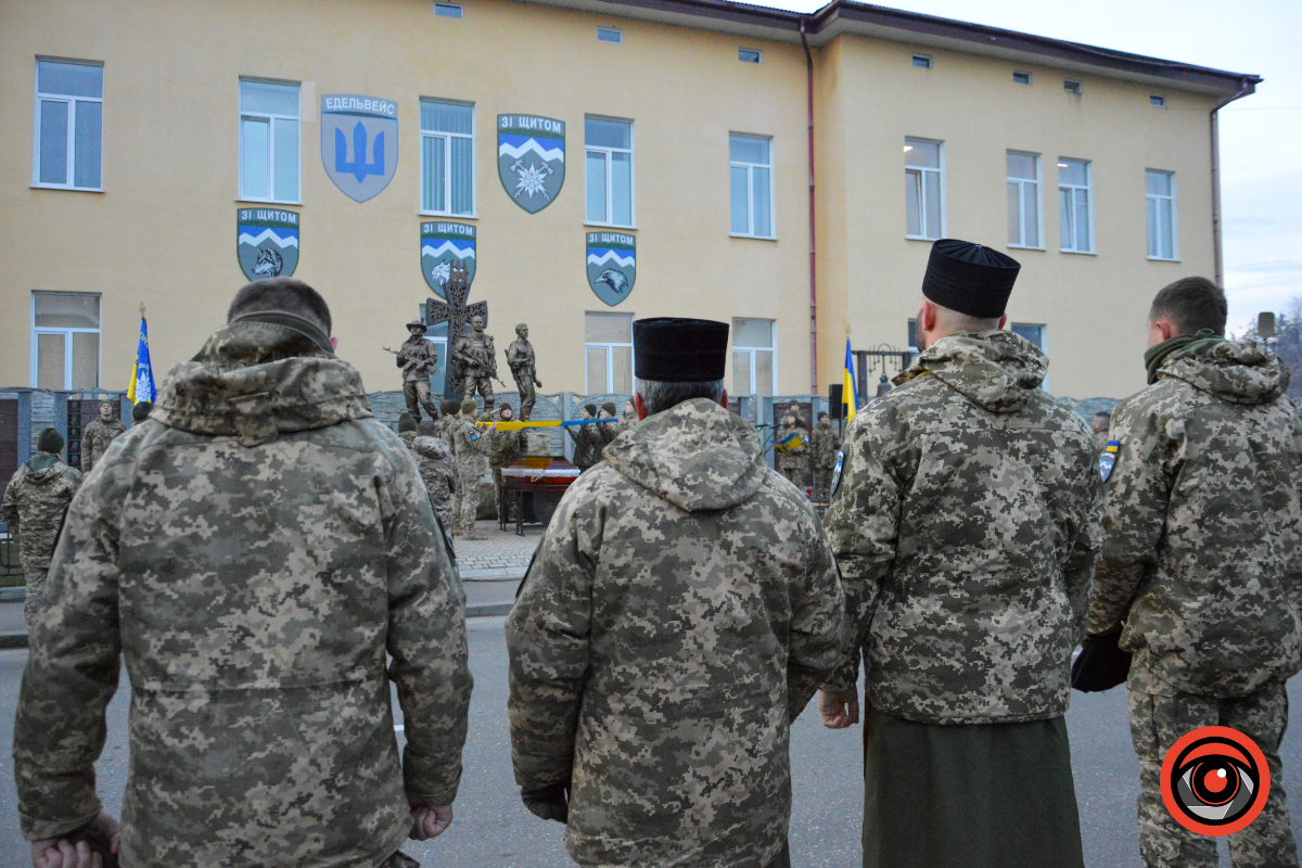 Коломия попрощалася з загиблим Героєм Володимиром Лободюком 14