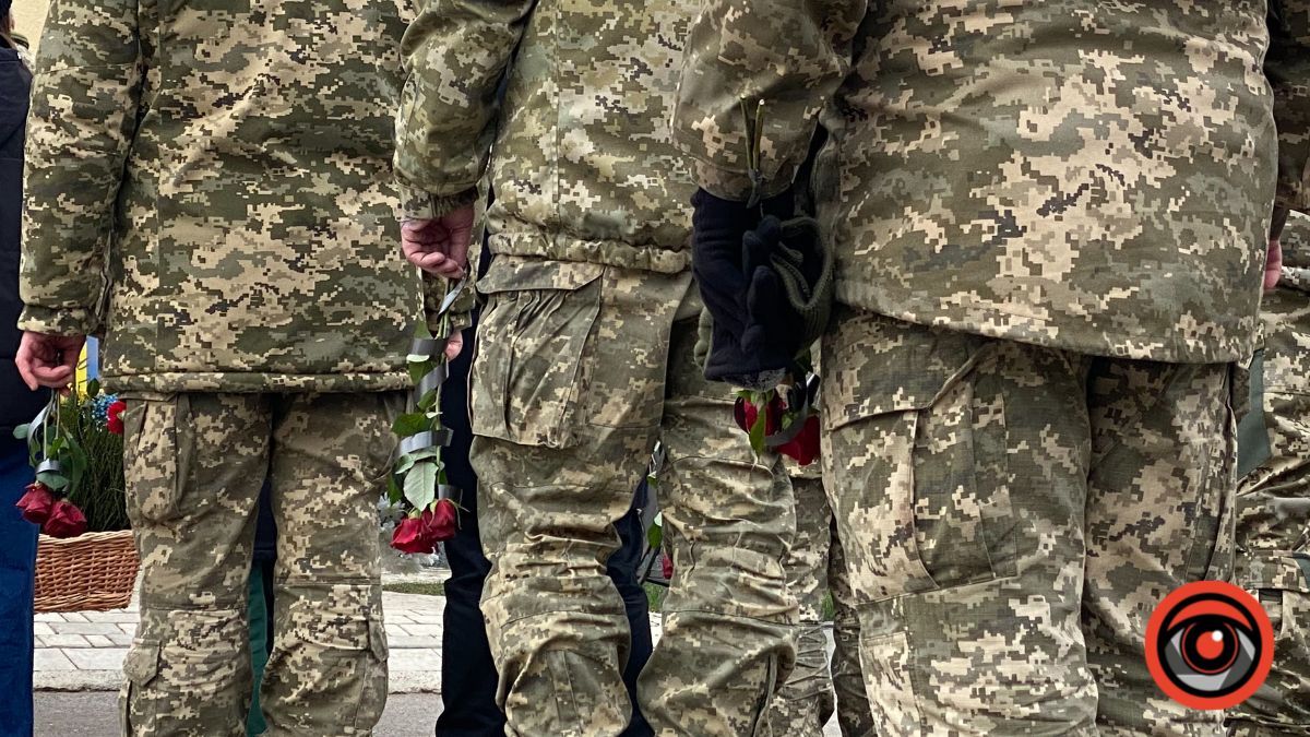 Коломия попрощалася з героєм Павлом Ігнатюком 11