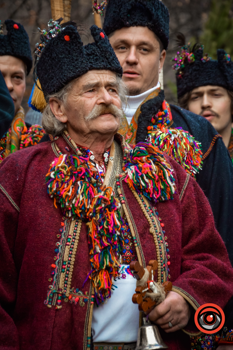 Наймасовіша коляда у Криворівні вперше відбулася 25 грудня | Відео та фото 4