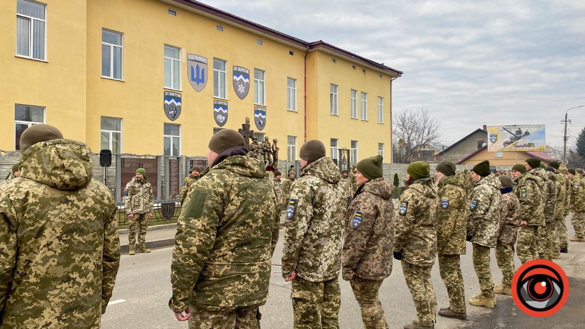 Коломия попрощалася з героєм Павлом Ігнатюком 16