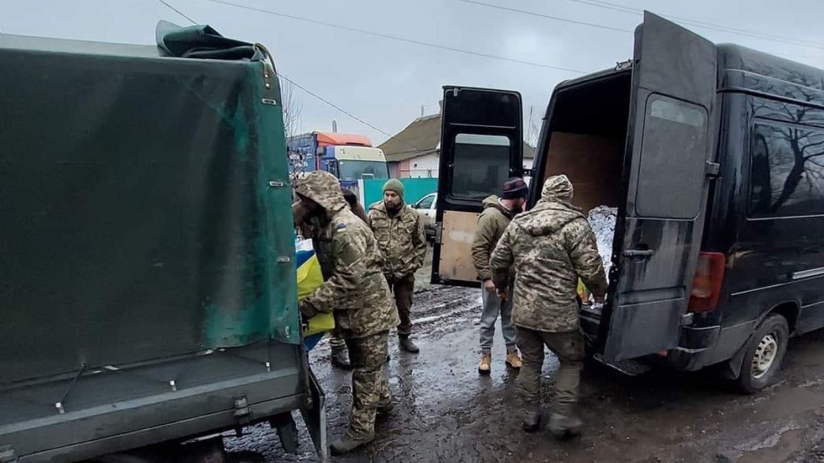 Отинійська ТГ відправила військовим на фронт автівку 1