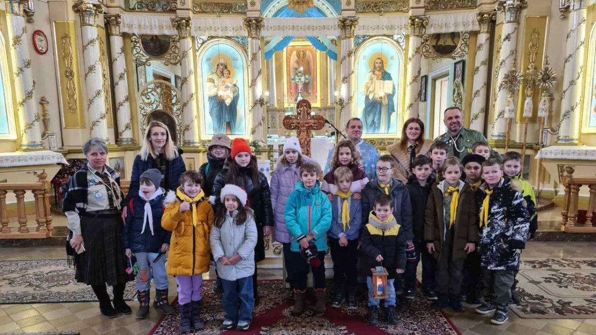 У Коломиї пластуни передали Вифлиємський вогонь у Собор Святого Архистратига Михаїла
