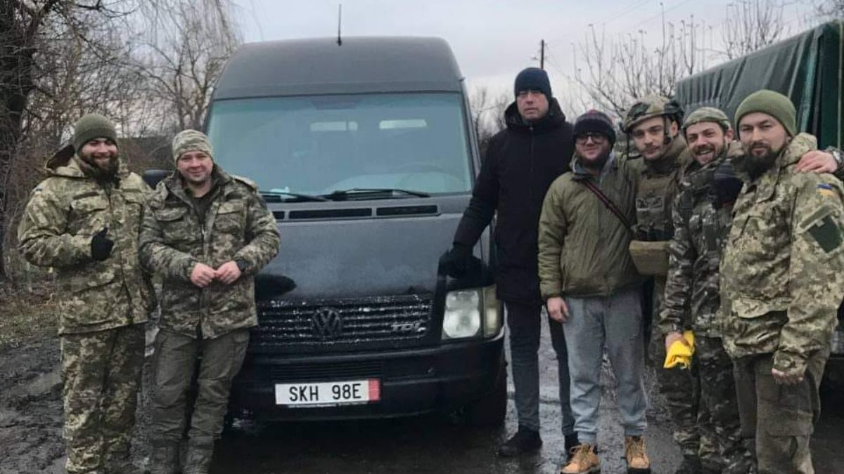 Отинійська ТГ відправила військовим на фронт автівку