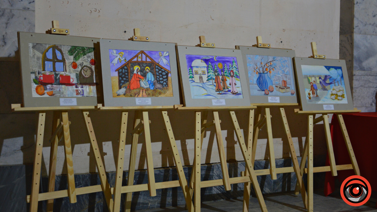 У Соколі триває виставка "Різдвяні барви" 1
