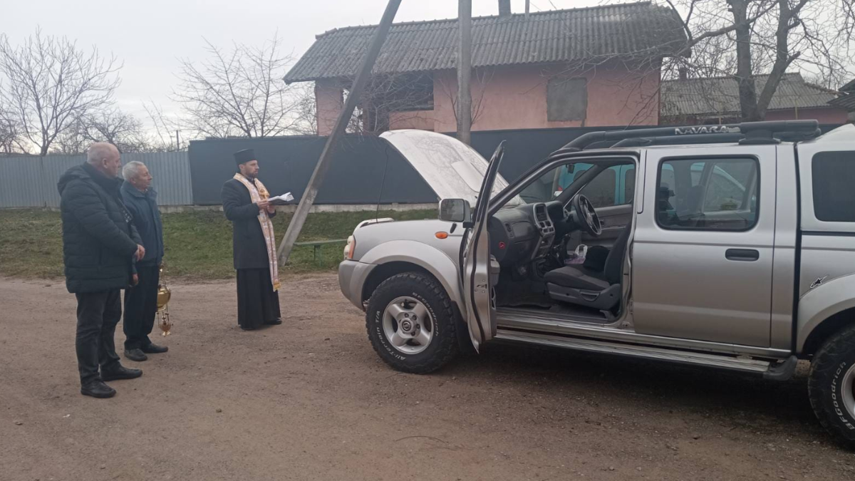 Гвіздецька ТГ передала ще одну автівку на передову 3