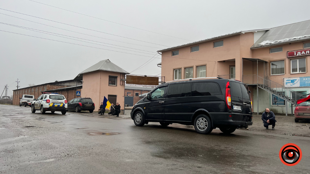 Коломийщина гідно зустріла загиблого Героя Любомира Карп'юка 1