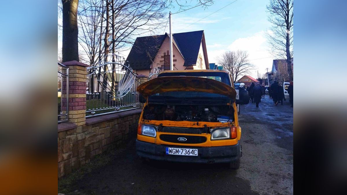 Авто для ЗСУ: у Космачі придбали та освятили вантажівку 2