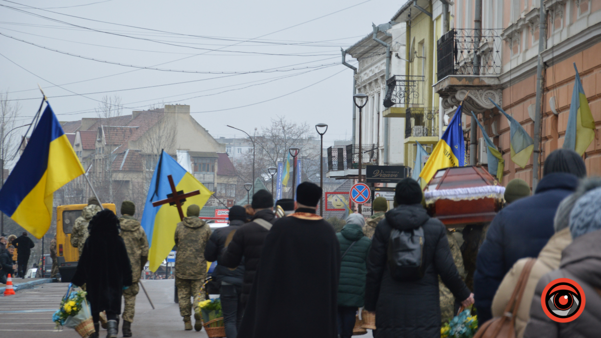 Коломия провела в останню путь Героя Сергія Нікандрова 18