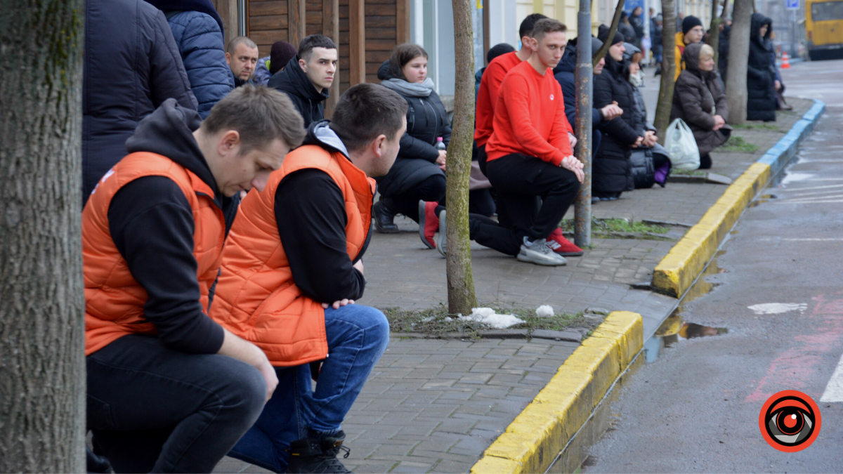 Коломия провела в останню путь Героя Сергія Нікандрова 17