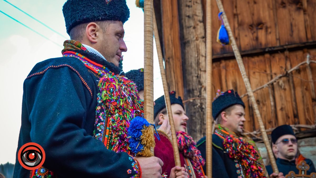 Наймасовіша коляда у Криворівні вперше відбулася 25 грудня | Відео та фото 18