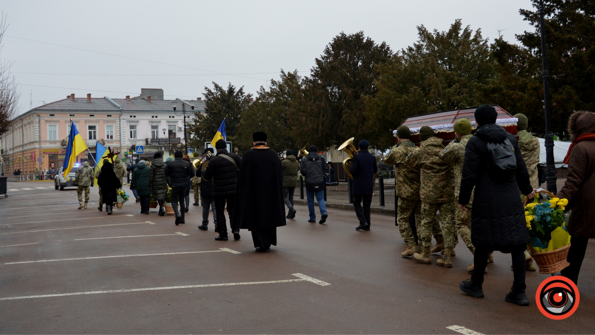 Коломия провела в останню путь Героя Сергія Нікандрова 16