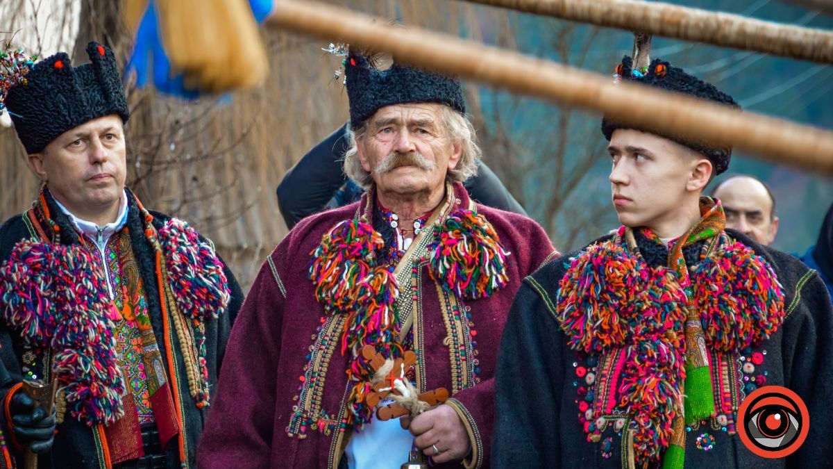 Наймасовіша коляда у Криворівні вперше відбулася 25 грудня | Відео та фото 17