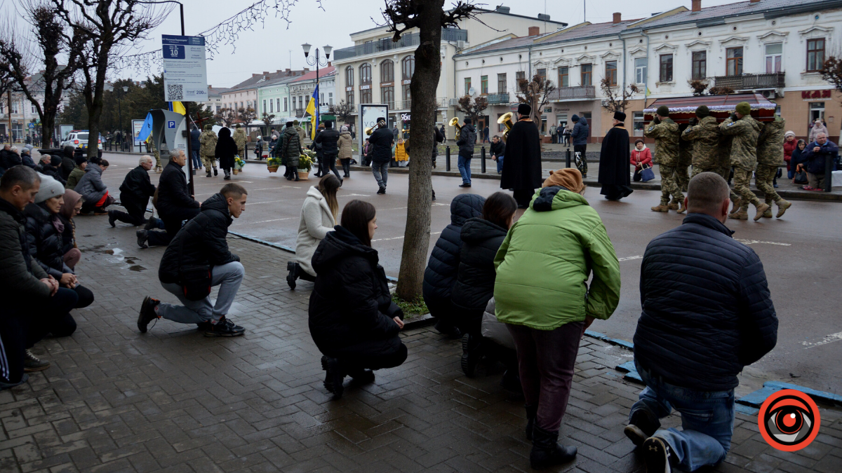 Коломия провела в останню путь Героя Сергія Нікандрова 14