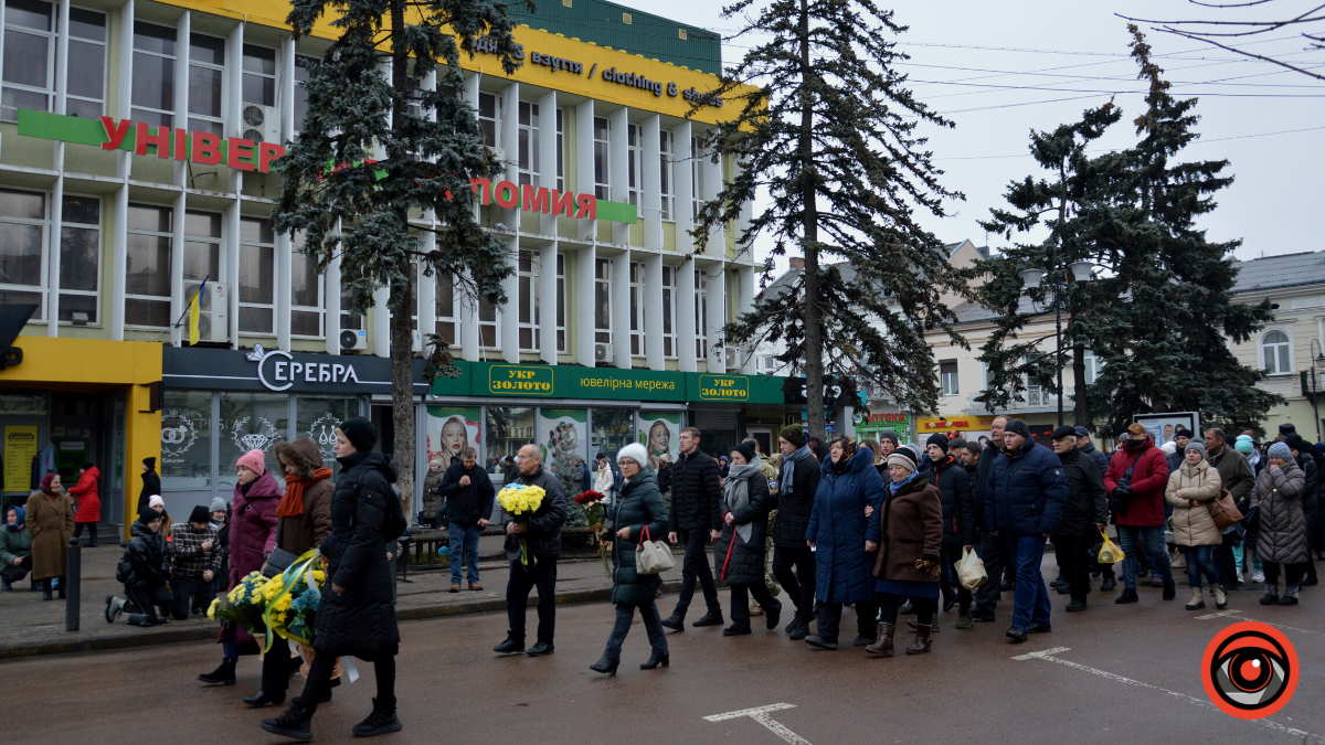 Коломия провела в останню путь Героя Сергія Нікандрова 11