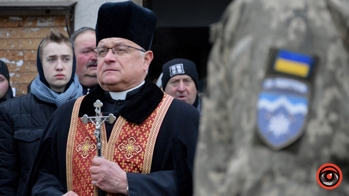 Коломия провела в останню путь Героя Сергія Нікандрова 10