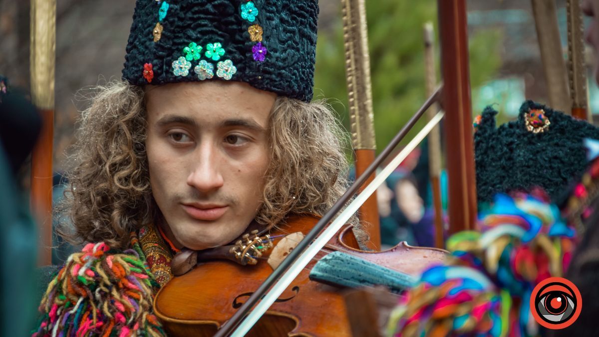 Наймасовіша коляда у Криворівні вперше відбулася 25 грудня | Відео та фото 10