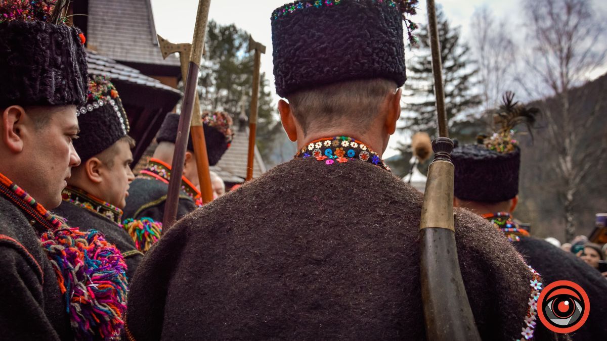 Наймасовіша коляда у Криворівні вперше відбулася 25 грудня | Відео та фото 9