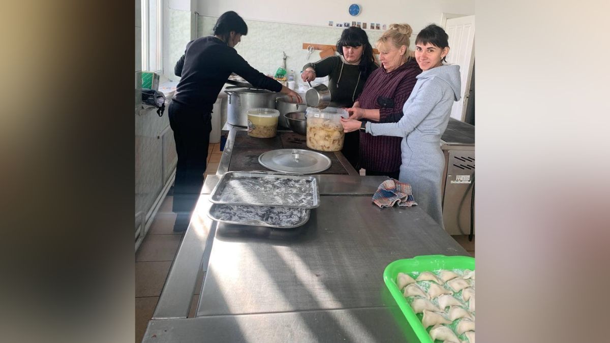 До військових на фронт відправилися смаколики з Коломийщини 6