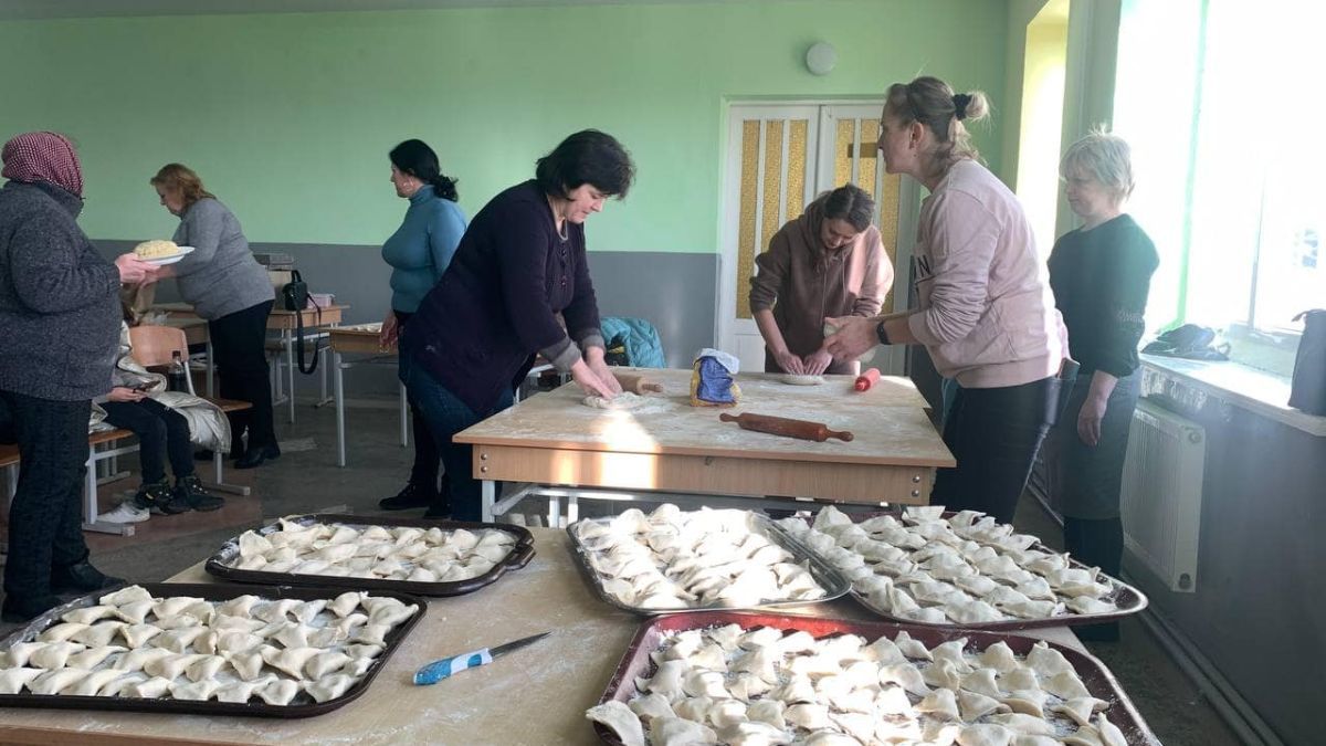 До військових на фронт відправилися смаколики з Коломийщини 3