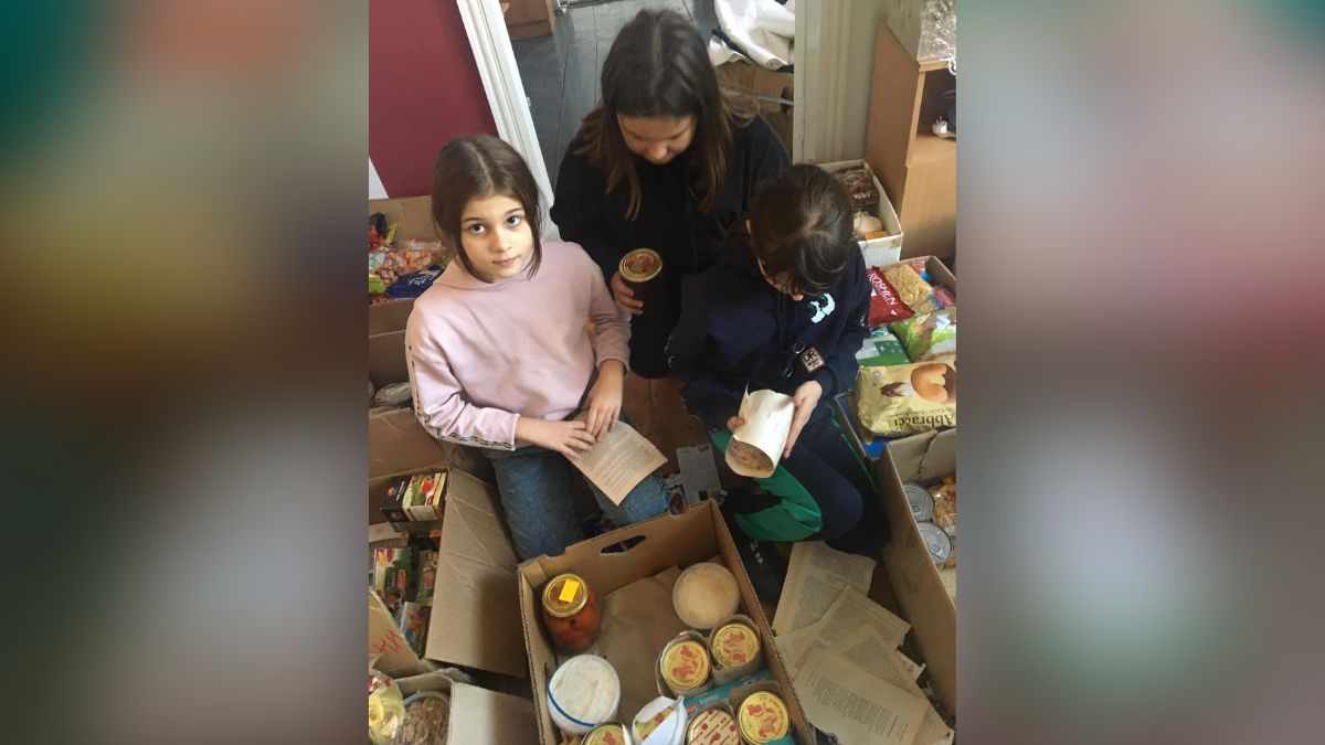 До військових на фронт відправилися смаколики з Коломийщини 1