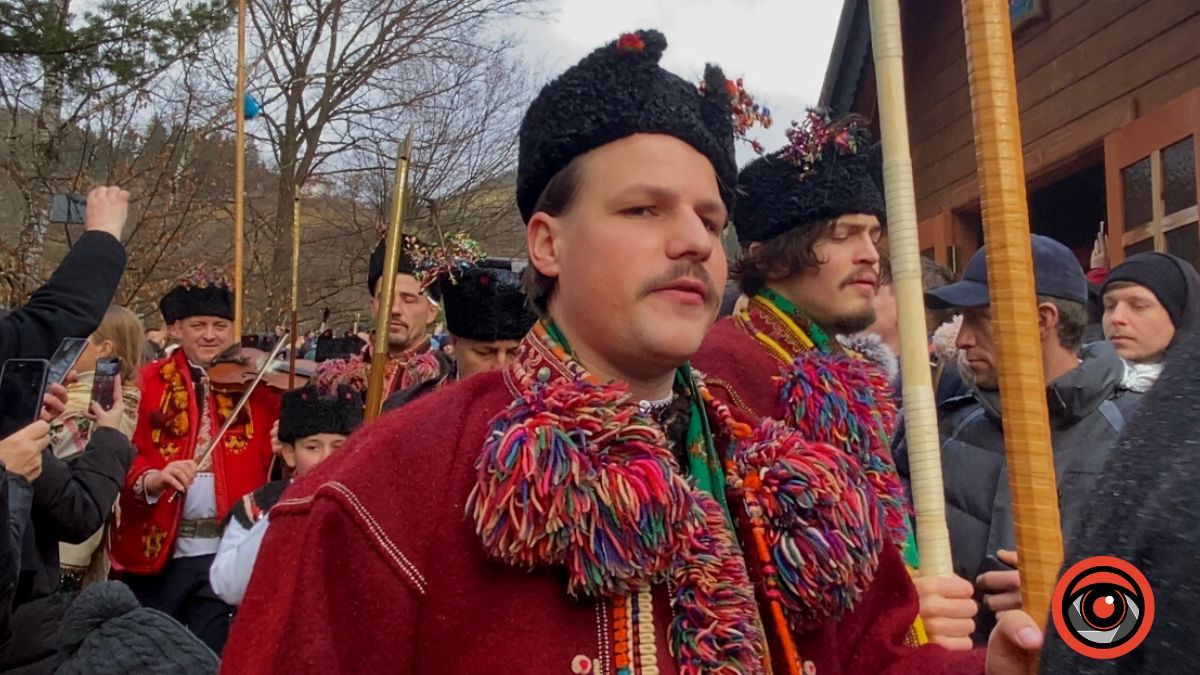 Наймасовіша коляда у Криворівні вперше відбулася 25 грудня | Відео та фото 2