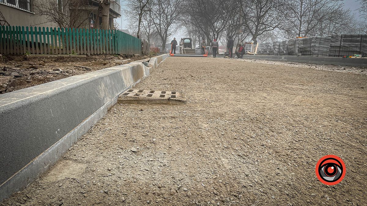 У мікрорайонні Мазепи в Коломиї ремонтують проїзди: скільки це коштує місту 6